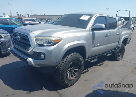 2017 Toyota Tacoma Sr5 V6 z USA, uszkodzony, nr VIN 3TMAZ5CN8HM037644